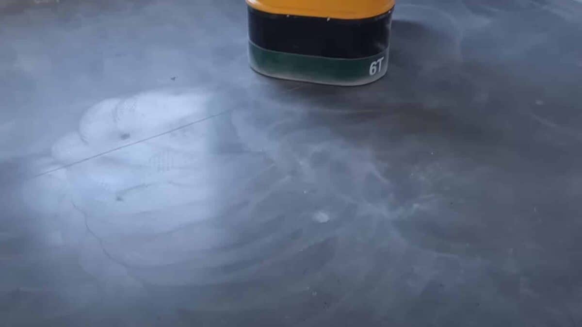 Are there colour options with polished concrete floors?